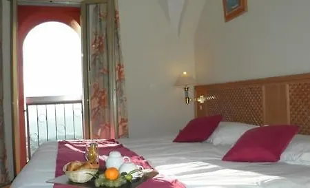 Hotel Mandarina 2*